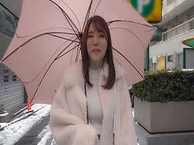 完全プライベート映像 Fカップ美スタイル性格SSS娘 松本梨穂ちゃんと初めての二人きりお泊まり サンプル動画サムネイル